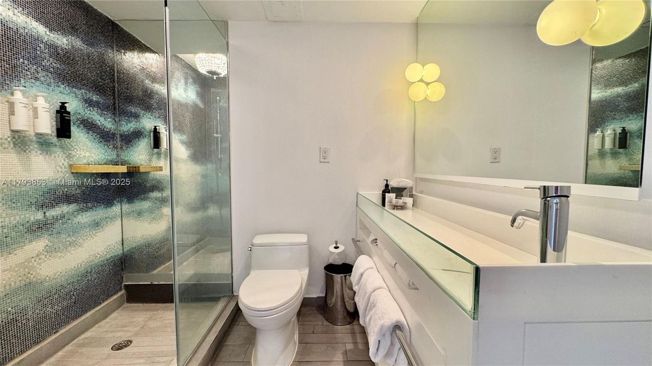 待售: $420,000 (0 贝兹, 1 浴室, 493 平方英尺)