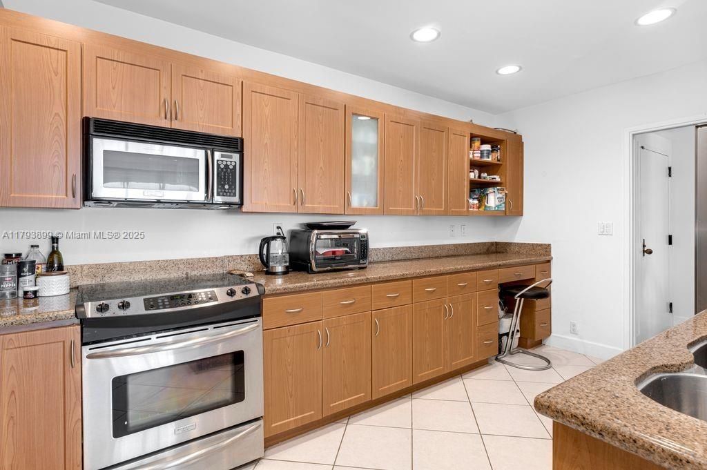 Vendido Recientemente: $1,295,000 (2 camas, 2 baños, 1532 Pies cuadrados)