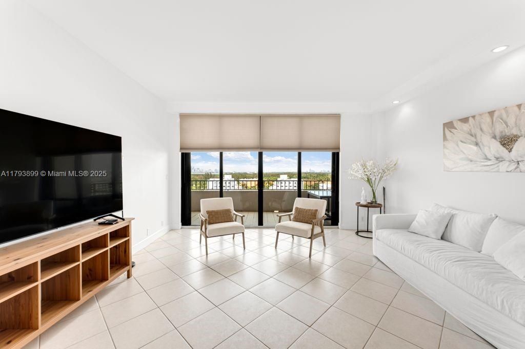 Vendido Recientemente: $1,295,000 (2 camas, 2 baños, 1532 Pies cuadrados)