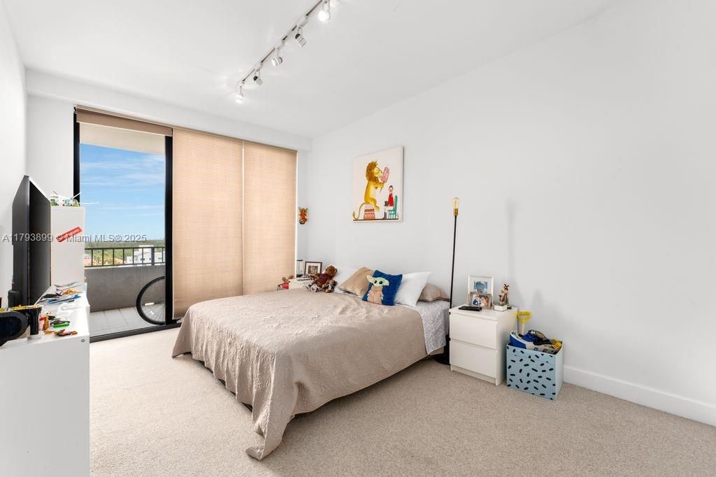 Vendido Recientemente: $1,295,000 (2 camas, 2 baños, 1532 Pies cuadrados)