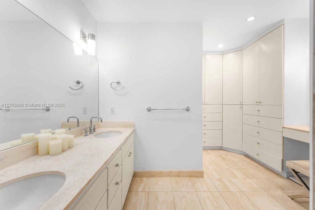 Vendido Recientemente: $1,295,000 (2 camas, 2 baños, 1532 Pies cuadrados)