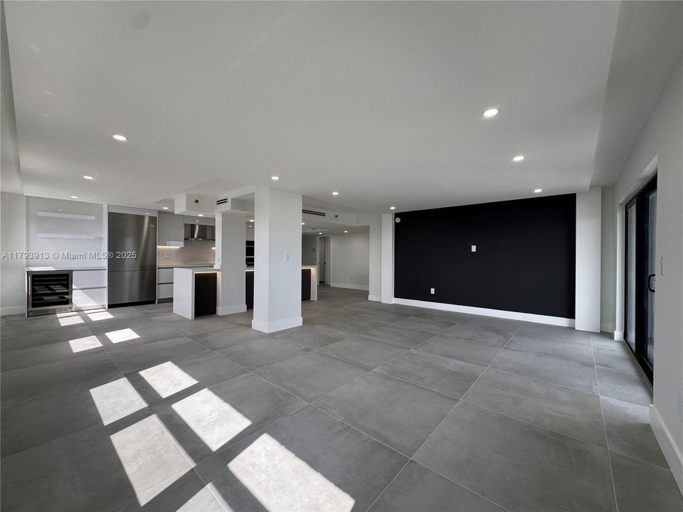 Recently Sold: $899,000 (2 beds, 2 baths, 1660 Square Feet)