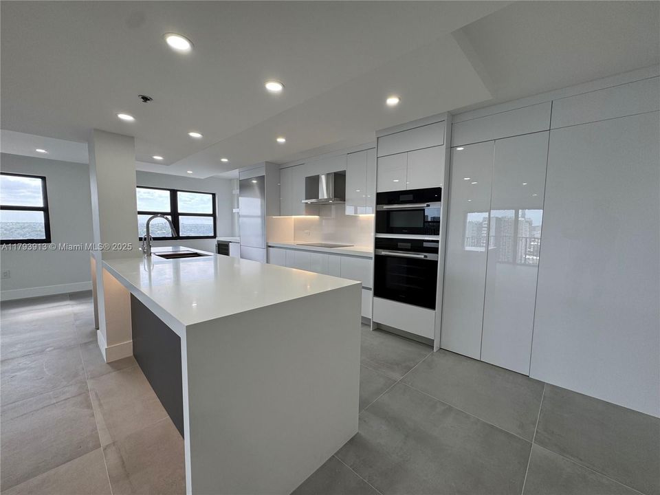 Quartz counters - Waterfall design