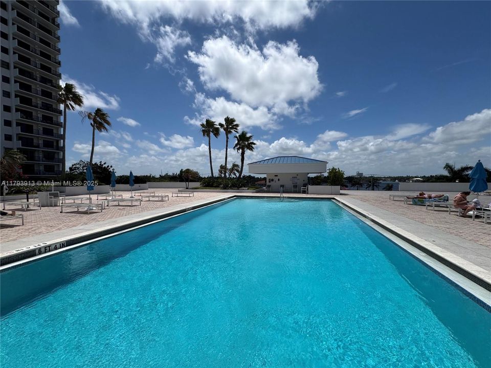 Recently Sold: $899,000 (2 beds, 2 baths, 1660 Square Feet)