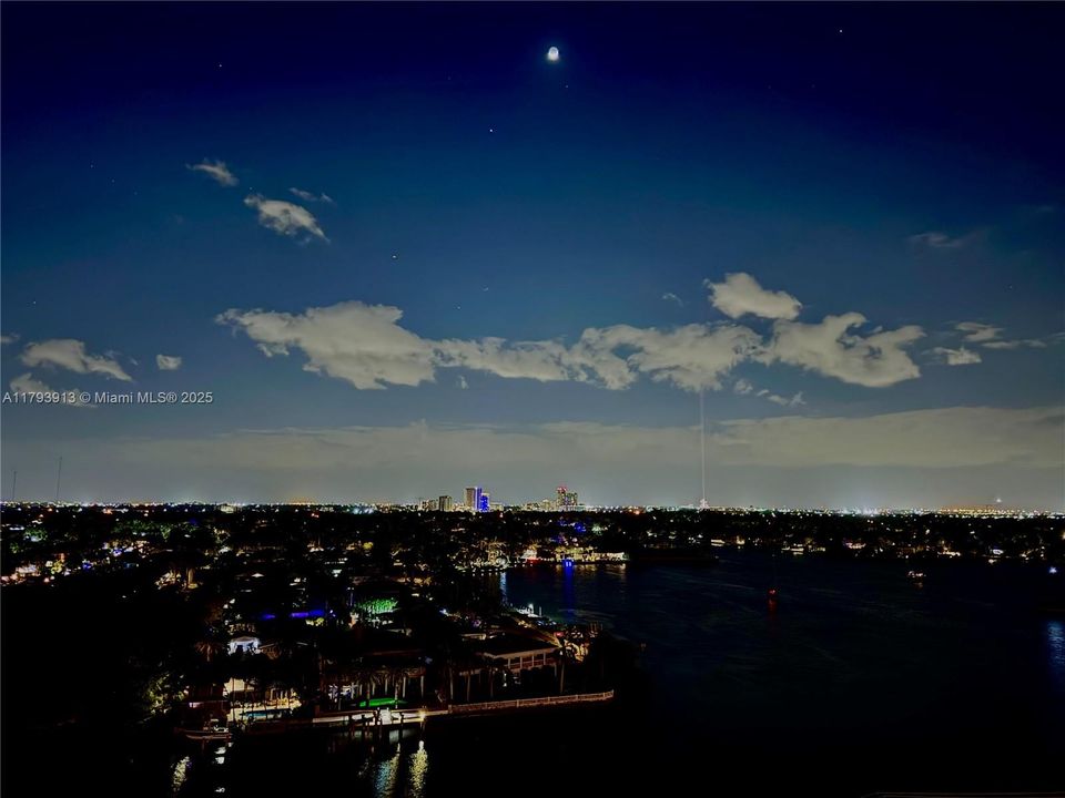 Moon over... Hollywood