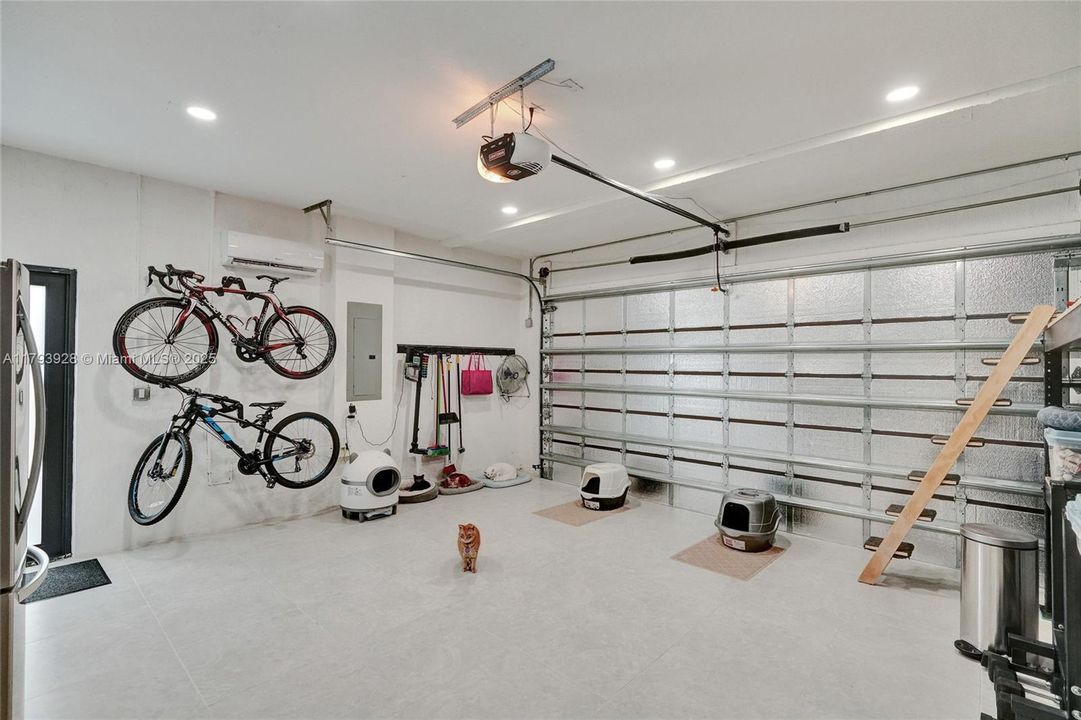 最近售出: $1,320,000 (5 贝兹, 4 浴室, 2925 平方英尺)