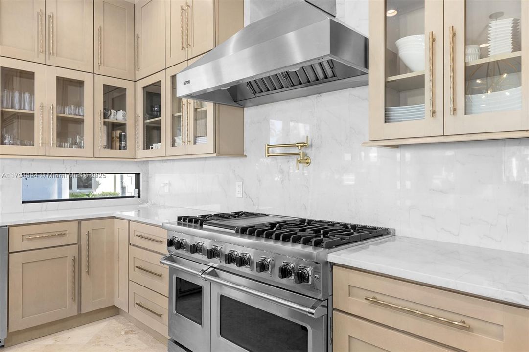 For Sale: $7,695,000 (5 beds, 5 baths, 5288 Square Feet)