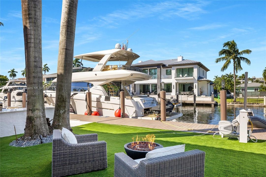 For Sale: $7,695,000 (5 beds, 5 baths, 5288 Square Feet)