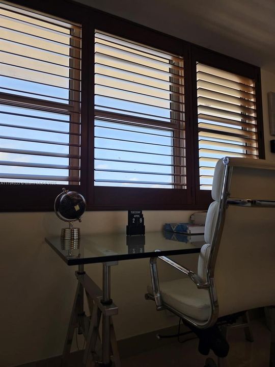 For Sale: $519,000 (1 beds, 2 baths, 918 Square Feet)