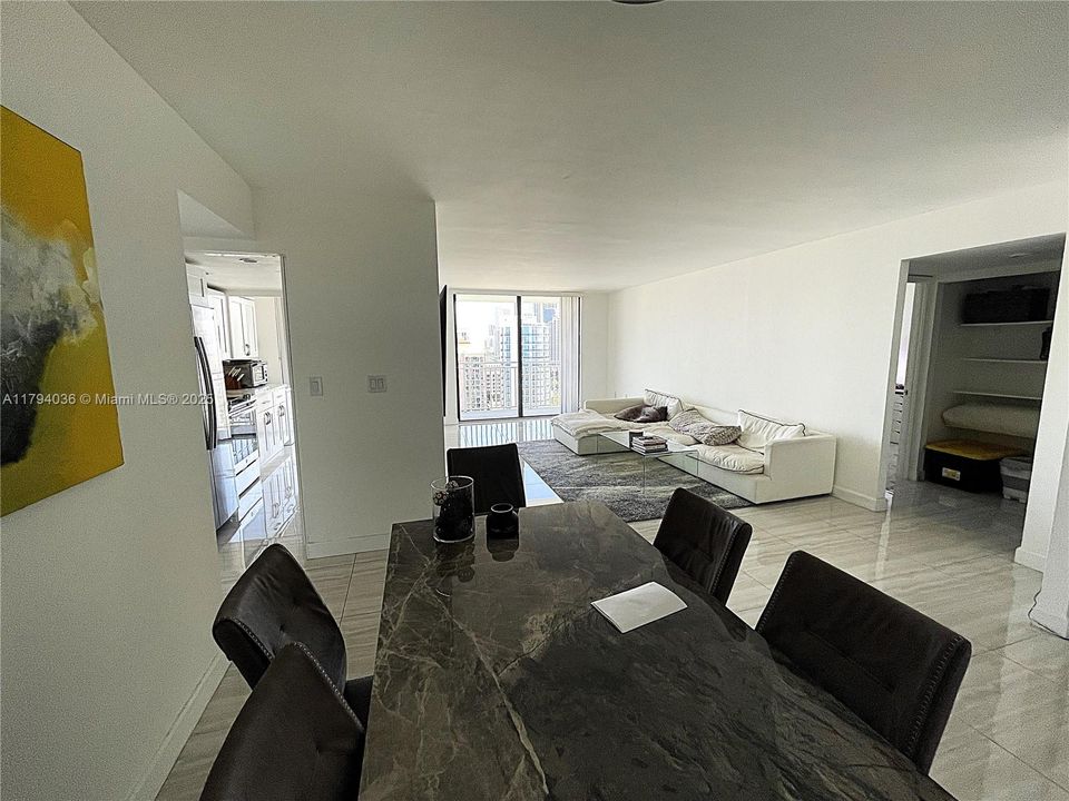 Recently Sold: $530,000 (2 beds, 2 baths, 1507 Square Feet)