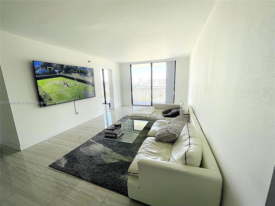 Recently Sold: $530,000 (2 beds, 2 baths, 1507 Square Feet)