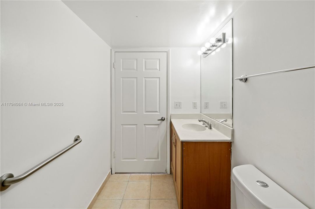 Недавно арендовано: $2,350 (2 спален, 2 ванн, 1035 Квадратных фут)