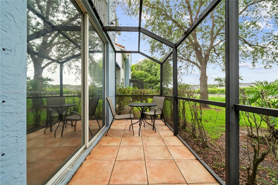 Недавно арендовано: $2,350 (2 спален, 2 ванн, 1035 Квадратных фут)