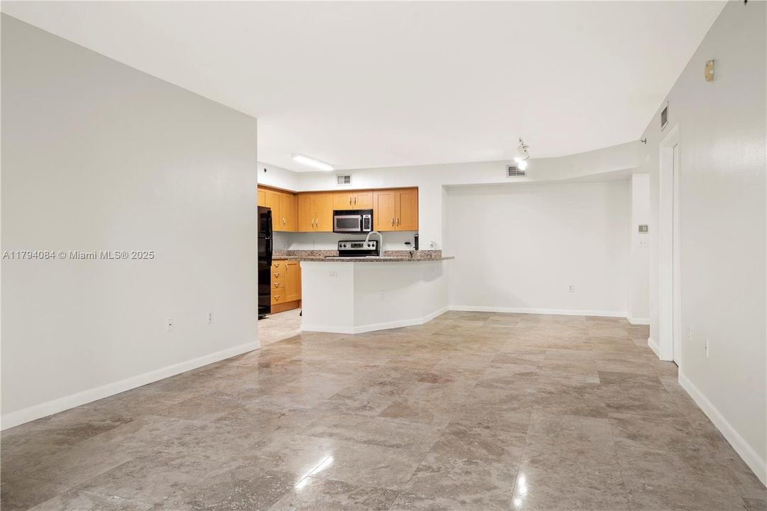 Недавно арендовано: $2,350 (2 спален, 2 ванн, 1035 Квадратных фут)