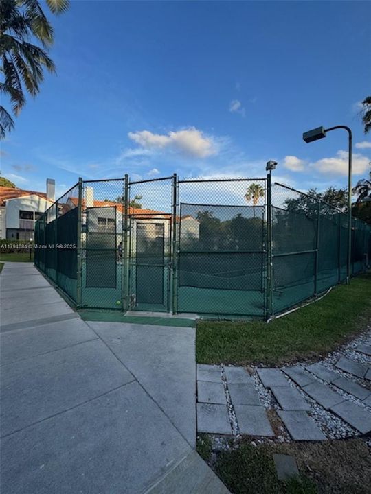 Недавно арендовано: $2,350 (2 спален, 2 ванн, 1035 Квадратных фут)