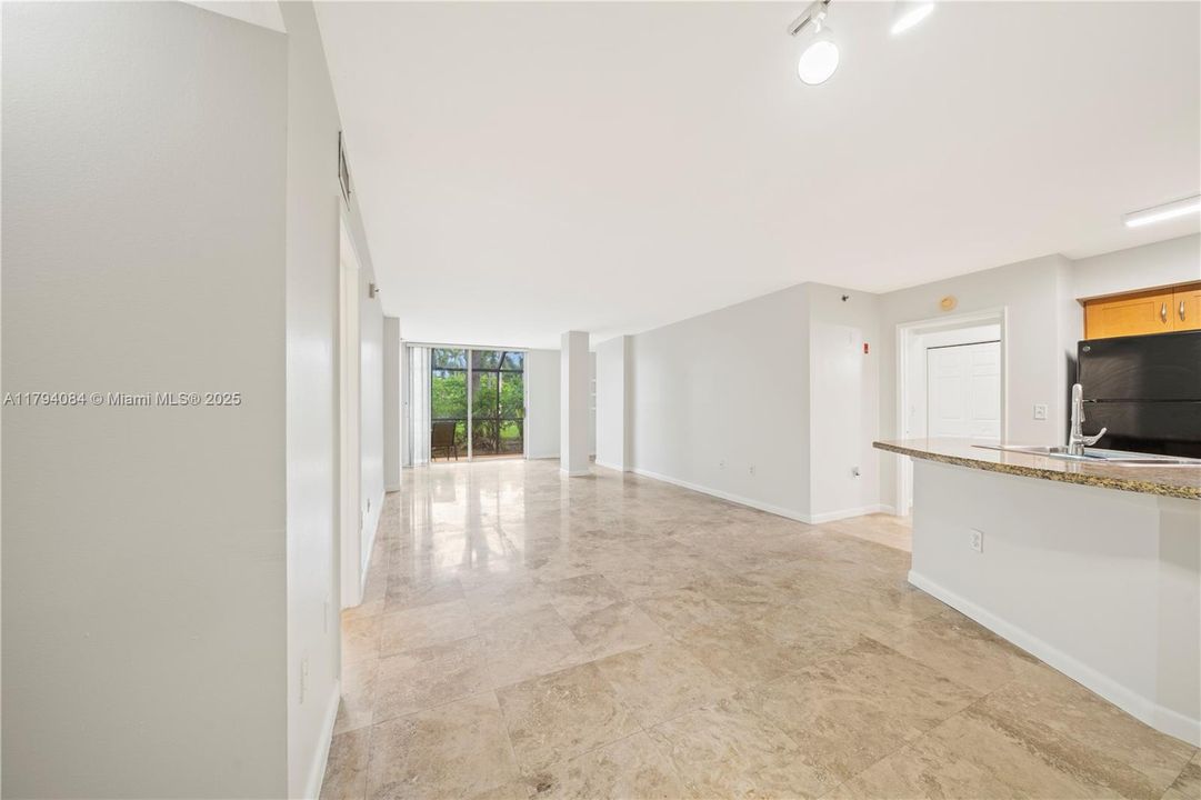 Недавно арендовано: $2,350 (2 спален, 2 ванн, 1035 Квадратных фут)