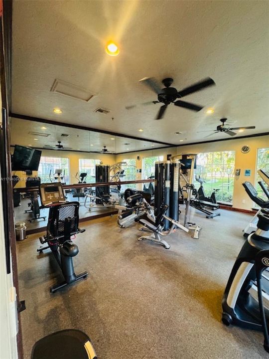 Недавно арендовано: $2,350 (2 спален, 2 ванн, 1035 Квадратных фут)