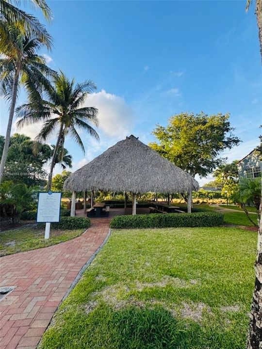 Недавно арендовано: $2,350 (2 спален, 2 ванн, 1035 Квадратных фут)