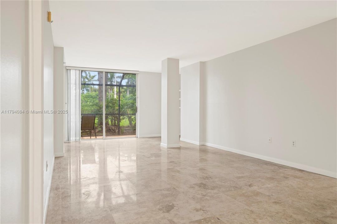 Недавно арендовано: $2,350 (2 спален, 2 ванн, 1035 Квадратных фут)