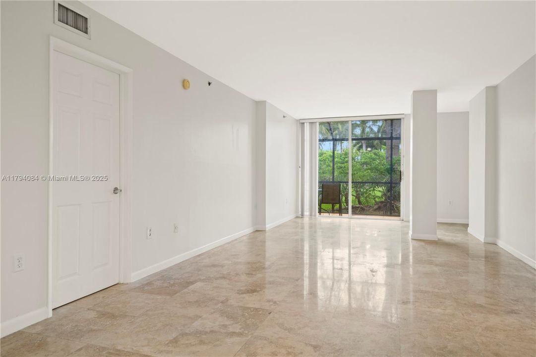 Недавно арендовано: $2,350 (2 спален, 2 ванн, 1035 Квадратных фут)