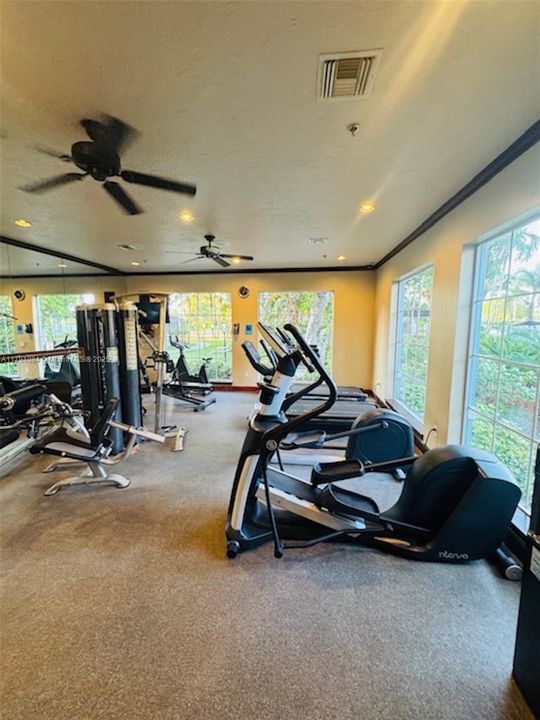 Недавно арендовано: $2,350 (2 спален, 2 ванн, 1035 Квадратных фут)