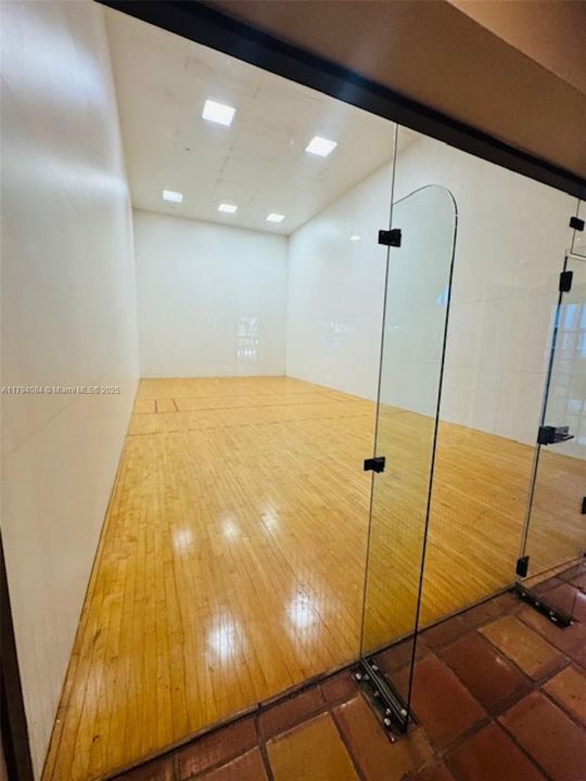 Недавно арендовано: $2,350 (2 спален, 2 ванн, 1035 Квадратных фут)