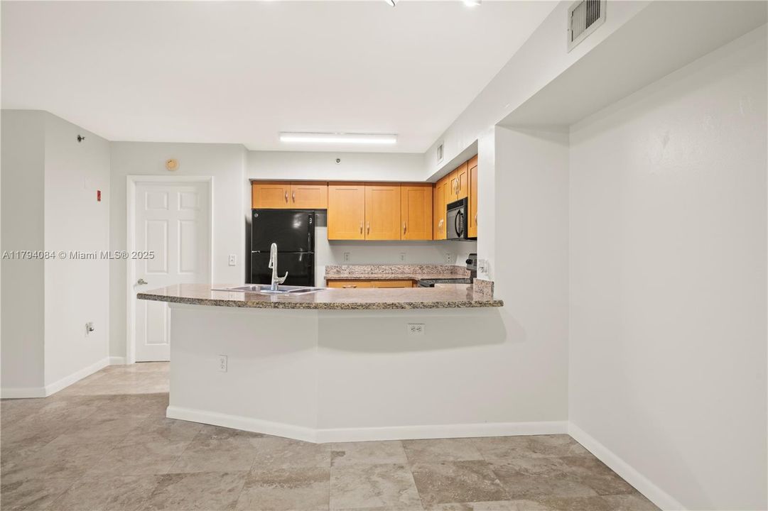 Недавно арендовано: $2,350 (2 спален, 2 ванн, 1035 Квадратных фут)