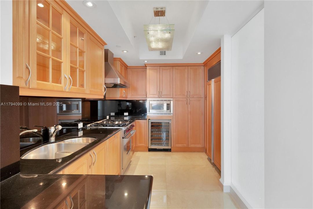 For Sale: $3,500,000 (3 beds, 3 baths, 2214 Square Feet)