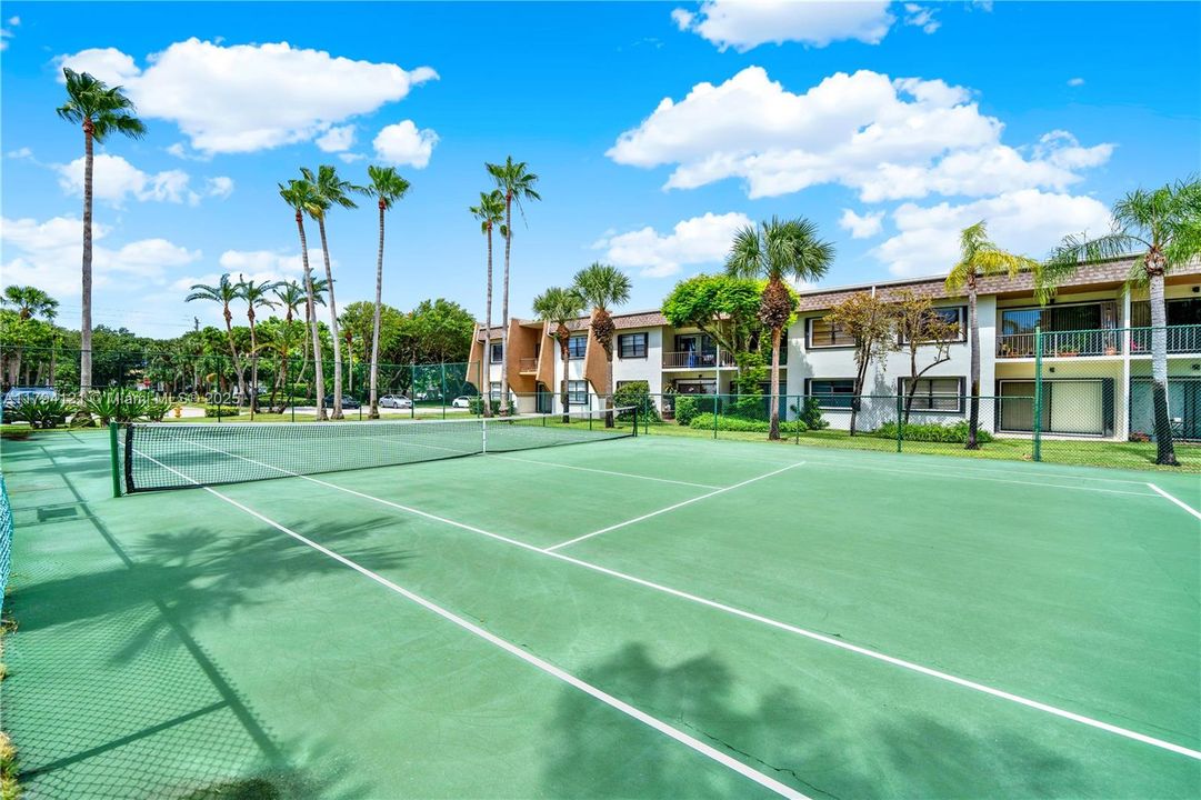 На продажу: $249,000 (1 спален, 1 ванн, 672 Квадратных фут)