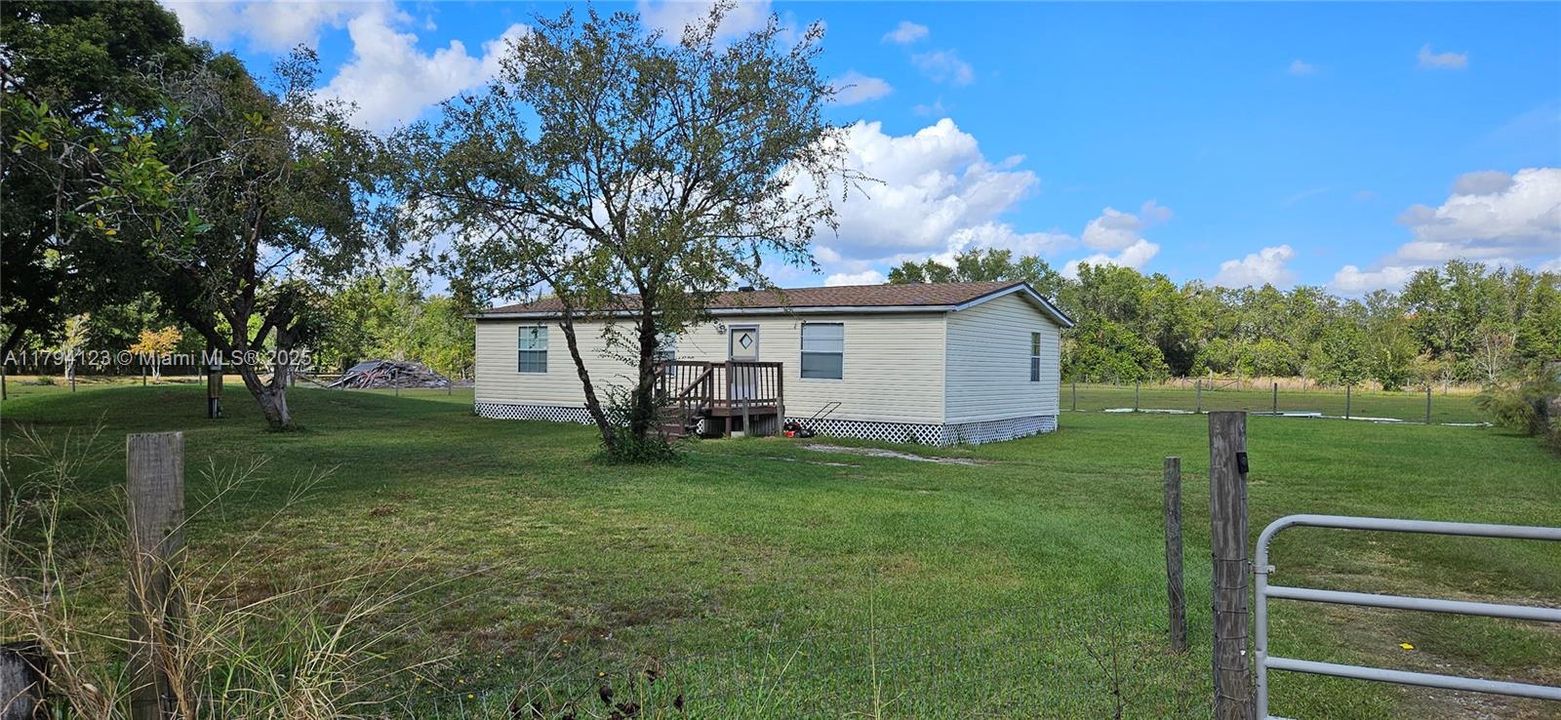 For Sale: $1,200,000 (7 beds, 4 baths, 0 Square Feet)