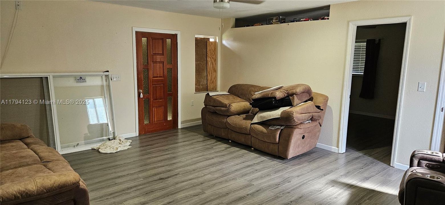 For Sale: $1,200,000 (7 beds, 4 baths, 0 Square Feet)