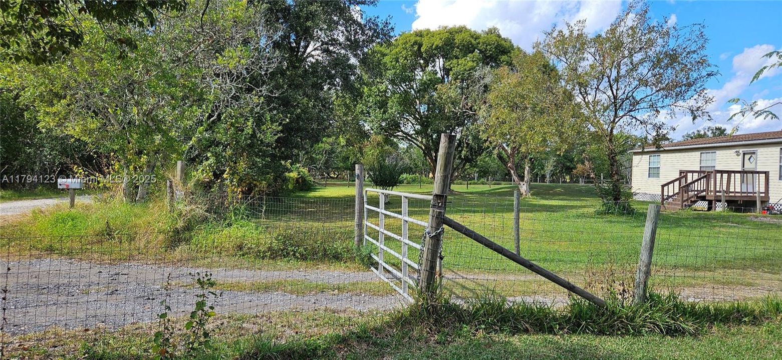 For Sale: $1,200,000 (7 beds, 4 baths, 0 Square Feet)