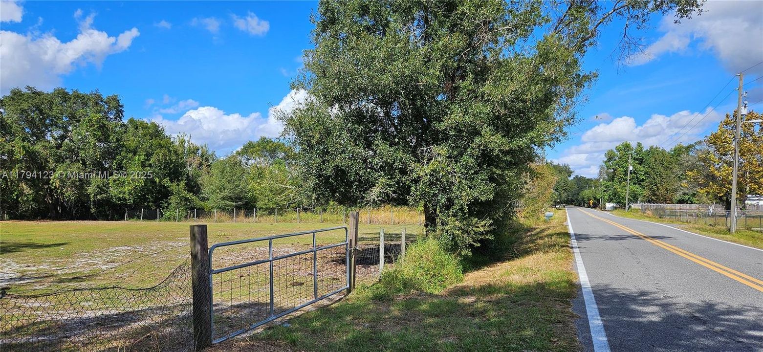 For Sale: $1,200,000 (7 beds, 4 baths, 0 Square Feet)