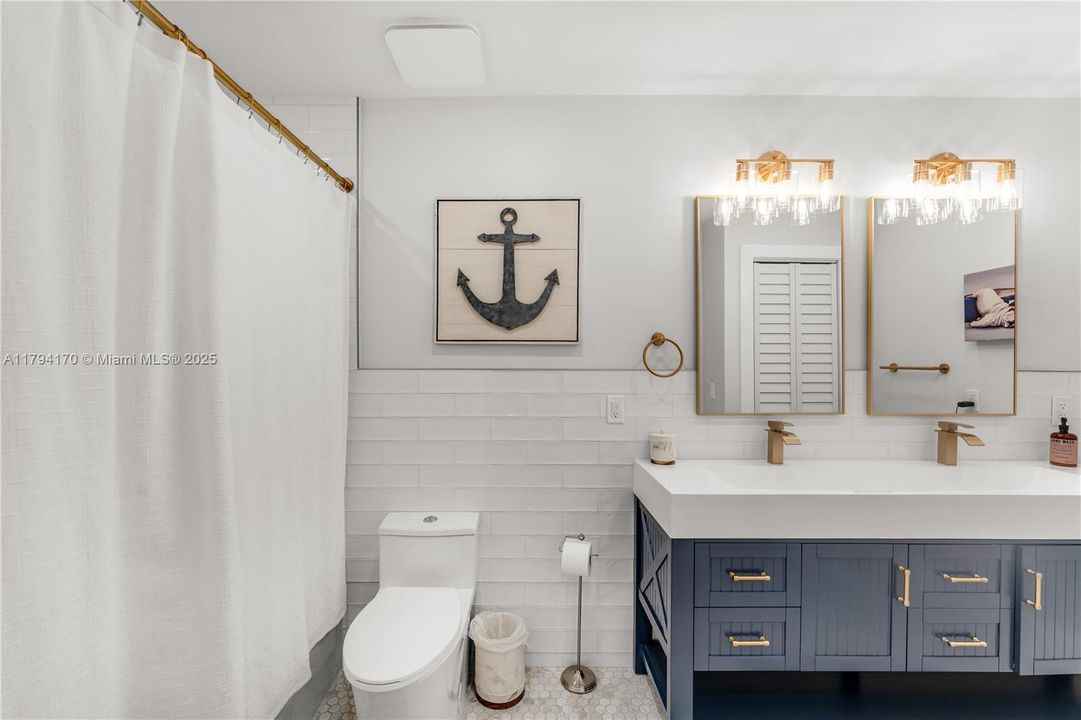 最近售出: $1,995,000 (5 贝兹, 3 浴室, 0 平方英尺)