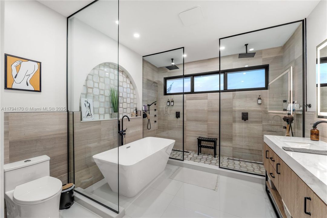 最近售出: $1,995,000 (5 贝兹, 3 浴室, 0 平方英尺)