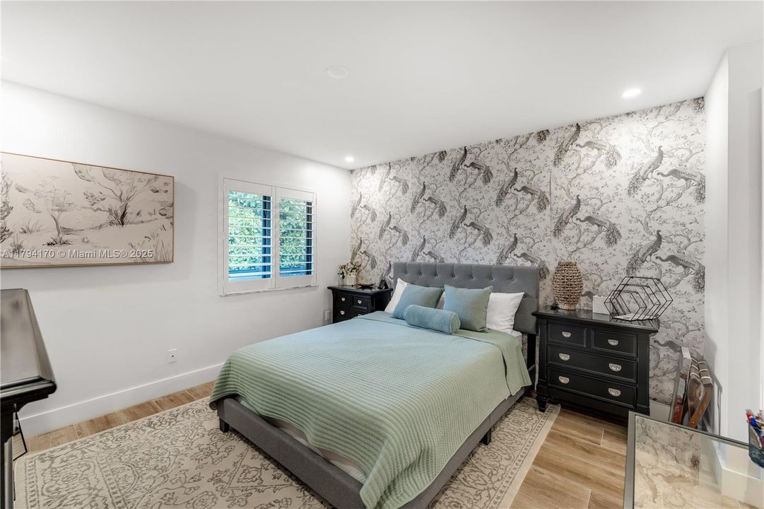 最近售出: $1,995,000 (5 贝兹, 3 浴室, 0 平方英尺)