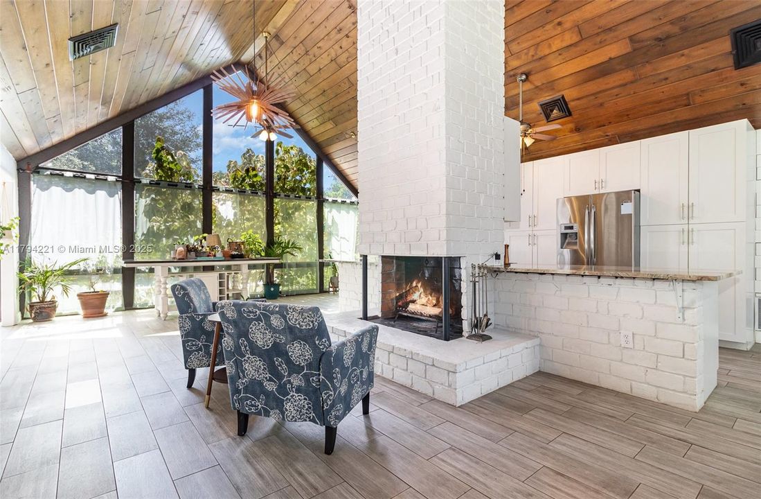 Vendido Recientemente: $528,500 (3 camas, 2 baños, 2163 Pies cuadrados)