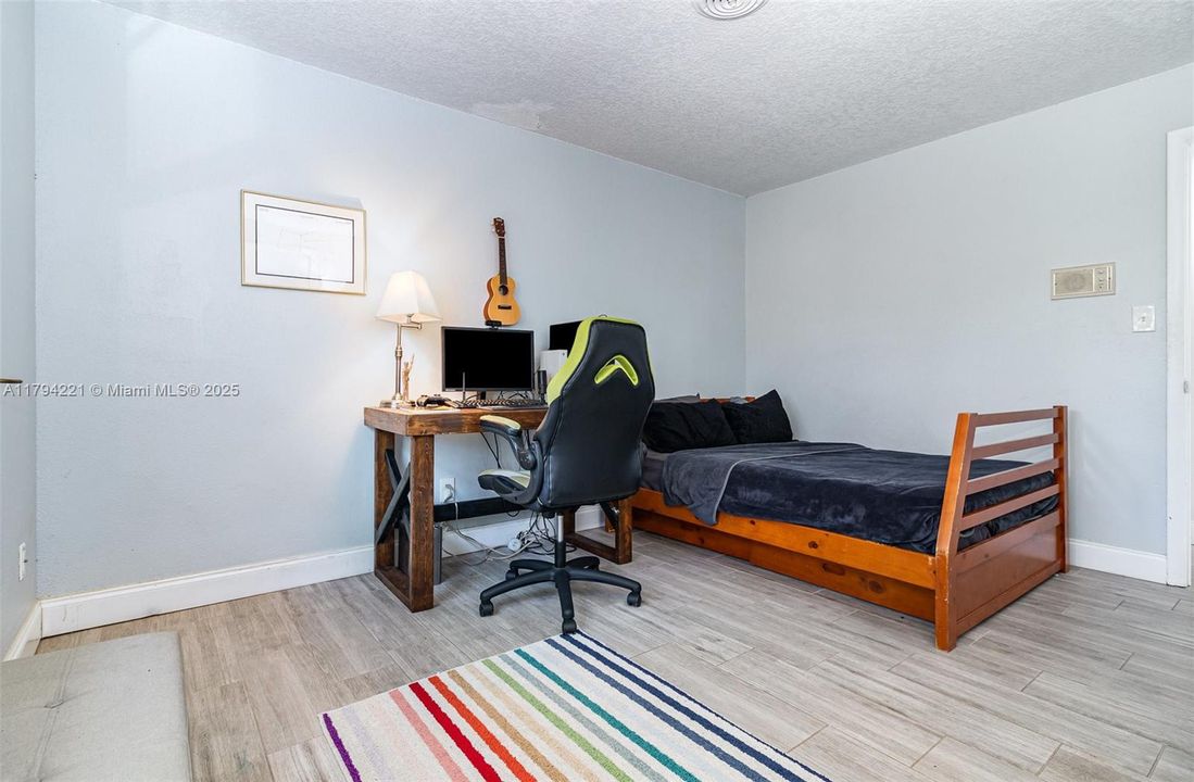 Vendido Recientemente: $528,500 (3 camas, 2 baños, 2163 Pies cuadrados)