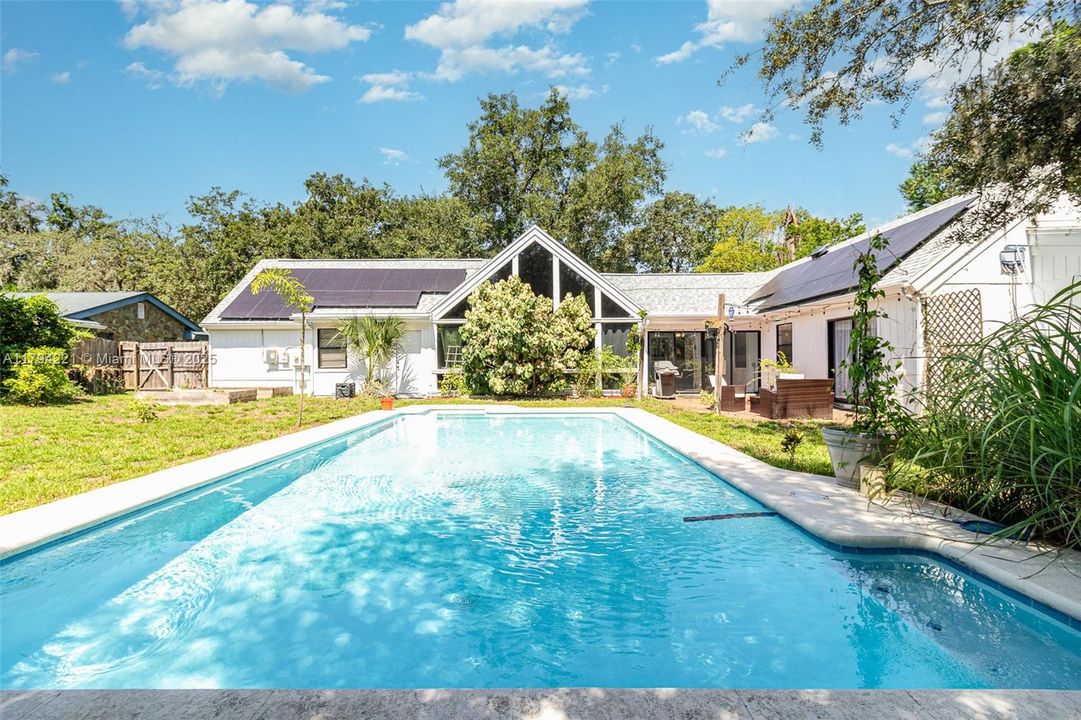 Vendido Recientemente: $528,500 (3 camas, 2 baños, 2163 Pies cuadrados)