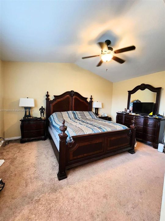 На продажу: $365,000 (3 спален, 2 ванн, 1571 Квадратных фут)