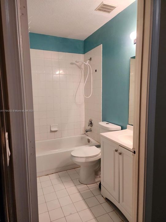 На продажу: $365,000 (3 спален, 2 ванн, 1571 Квадратных фут)