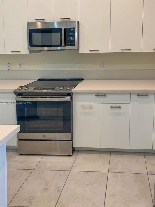 En Venta: $549,995 (3 camas, 2 baños, 1124 Pies cuadrados)