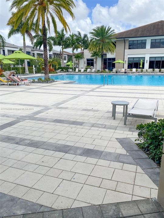 En Venta: $549,995 (3 camas, 2 baños, 1124 Pies cuadrados)