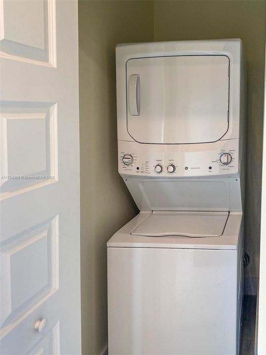 En Venta: $549,995 (3 camas, 2 baños, 1124 Pies cuadrados)