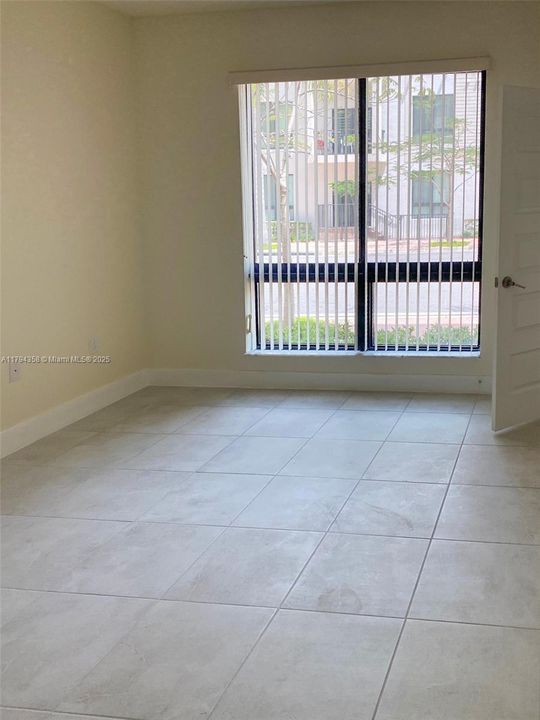 En Venta: $549,995 (3 camas, 2 baños, 1124 Pies cuadrados)