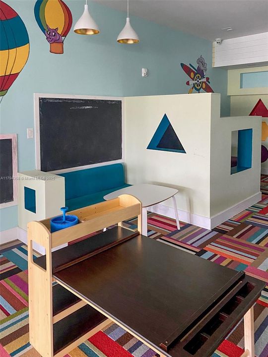 En Venta: $549,995 (3 camas, 2 baños, 1124 Pies cuadrados)