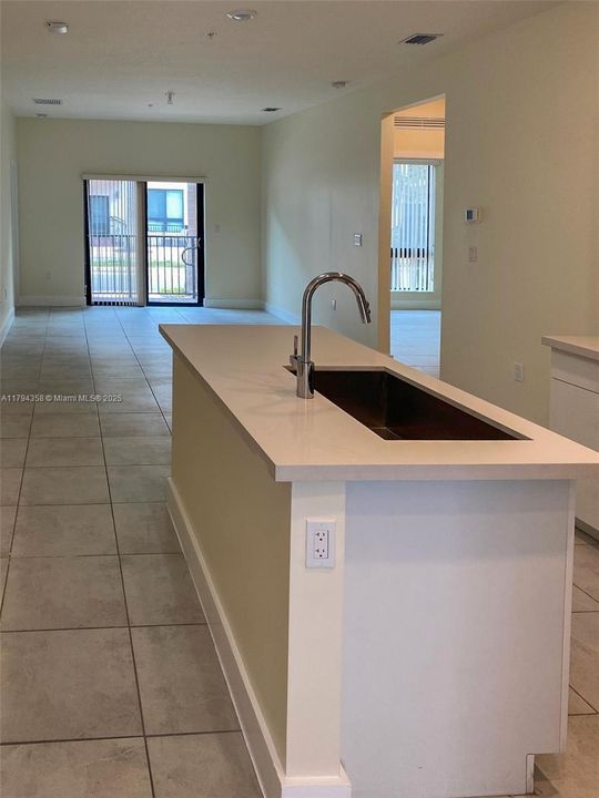 En Venta: $549,995 (3 camas, 2 baños, 1124 Pies cuadrados)