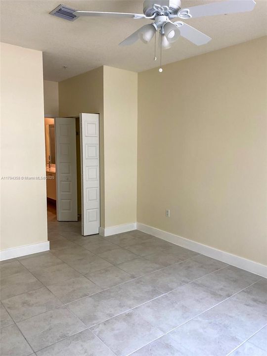 En Venta: $549,995 (3 camas, 2 baños, 1124 Pies cuadrados)