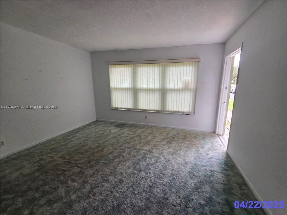 Vendido Recientemente: $105,000 (1 camas, 1 baños, 966 Pies cuadrados)