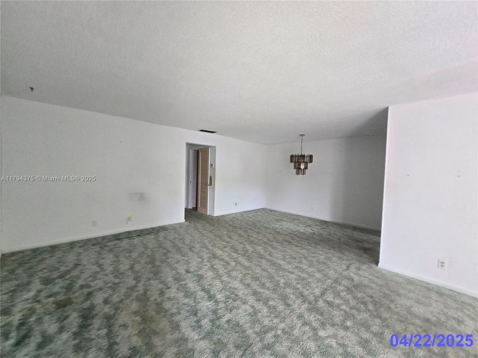 Vendido Recientemente: $105,000 (1 camas, 1 baños, 966 Pies cuadrados)